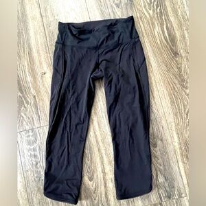 Lululemon black Capri leggings